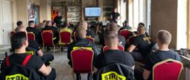 Na zdjęciu strażacy OSP podczas szkolenia przeprowadzanego na JRG 1 Płock