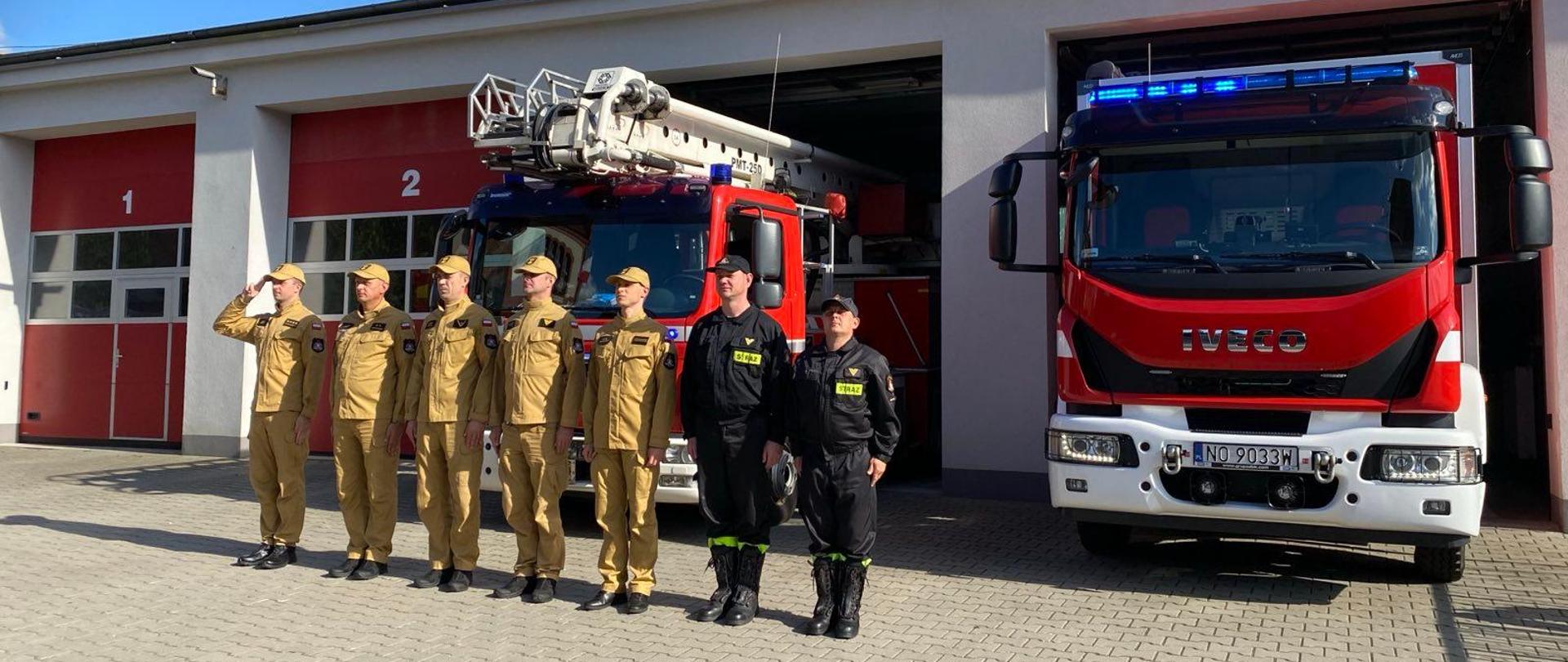 Hołd Powstańcom Warszawskim