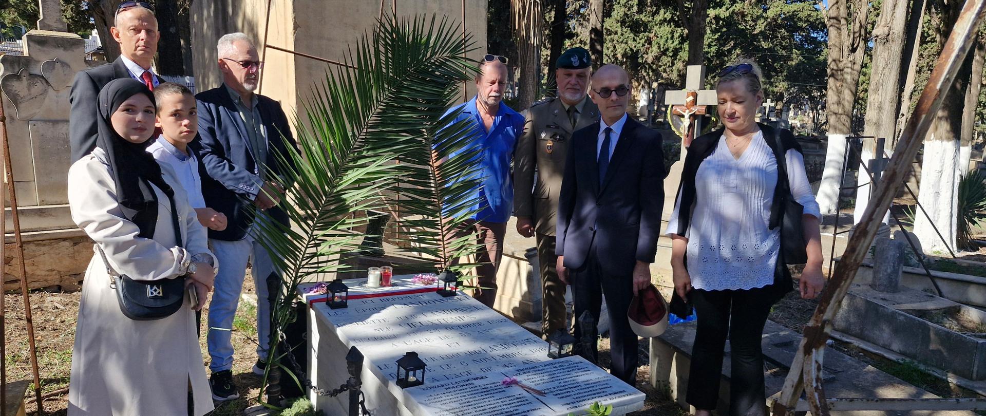 Grób_Edwarda_Landowskiego_01112025_przedstawiciele_polonii_i_Ambasady
