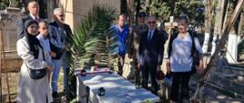 Grób_Edwarda_Landowskiego_01112025_przedstawiciele_polonii_i_Ambasady