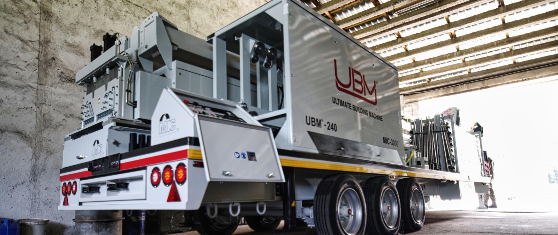 4 sierpnia br. do 2. Pułku Inżynieryjnego w Inowrocławiu dotarła pierwsza partia elementów systemu Ultimate Building Machine (UBM), zawierająca maszyny UBM-240, MIC-163, MIC-650 oraz MIC-850. 