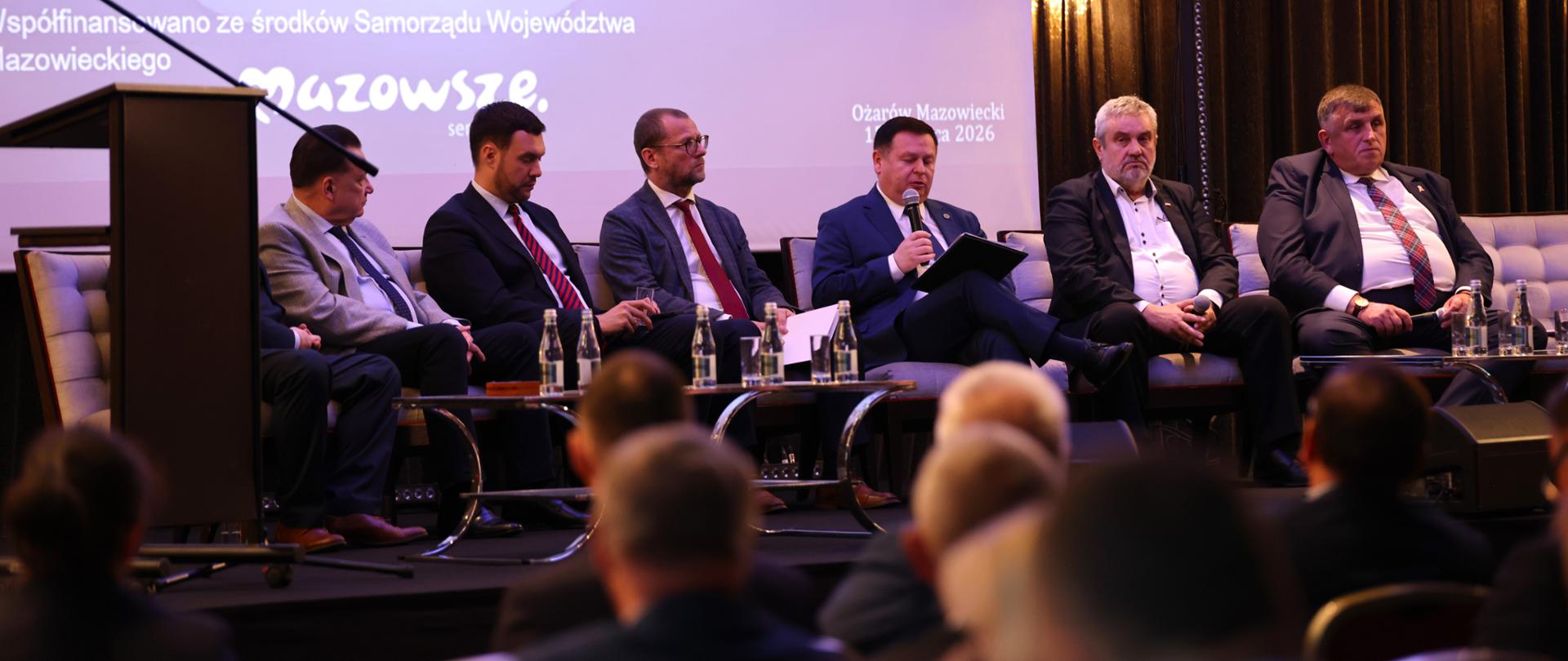 Na zdjęciu widać mężczyzn