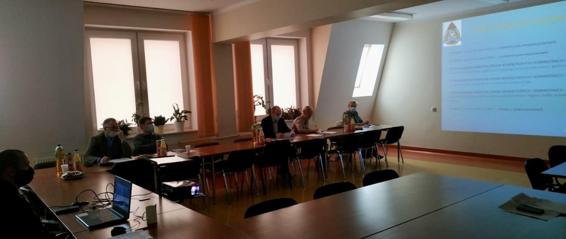 Odprawa Zastępcy Komendanta Powiatowego PSP w Przysusze z wójtami gmin powiatu przysuskiego w sprawie świadczenia ratowniczego dla druhów ochotniczych straży pożarnych