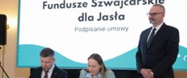 Na zdjęciu minister funduszy i polityki regionalnej Katarzyna Pełczyńska-Nałęcz w towarzystwie innych uczestników konferencji