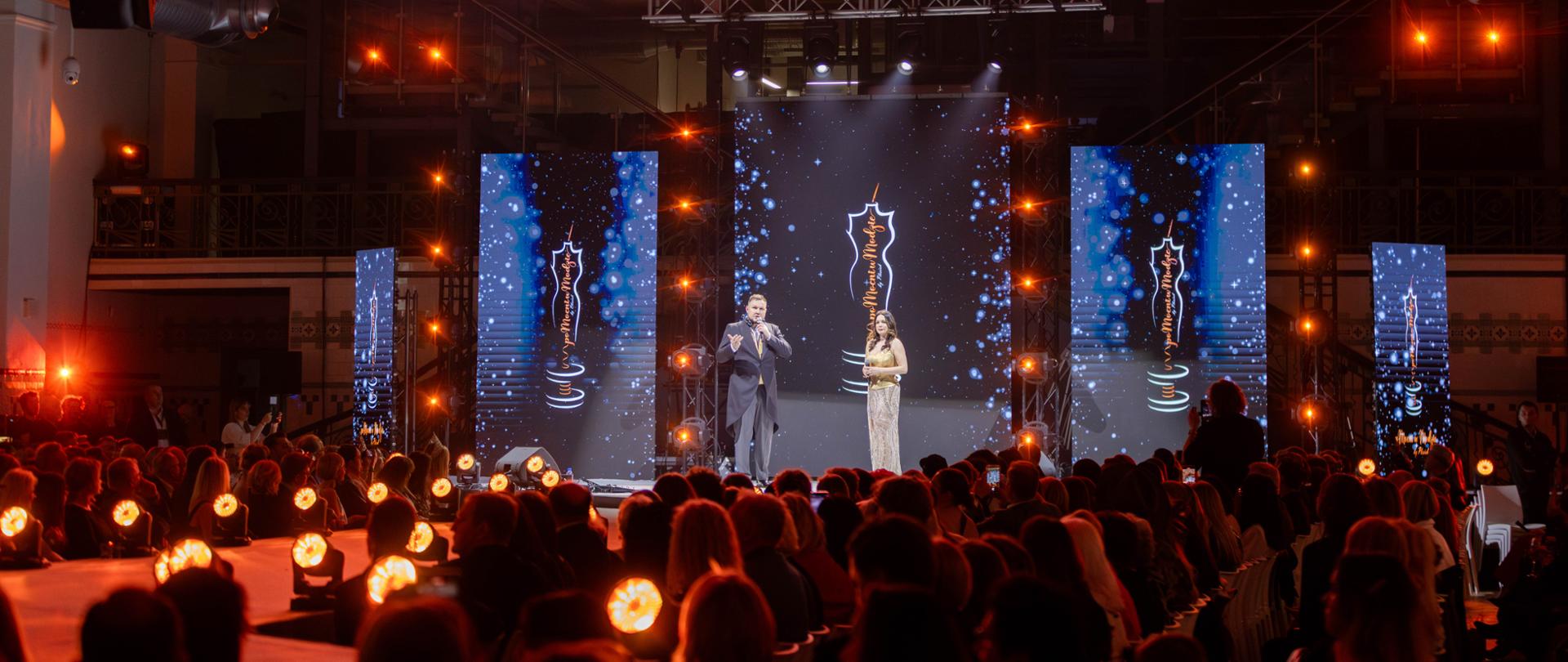 W Hali Maszyn EC1 odbyła się gala poMocni w modzie - łącząca świat mody, biznesu i dobroczynności 