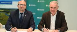 Robert Gajda, Zastępca Prezesa Zarządu NFOŚiGW podczas podpisywania umowy.