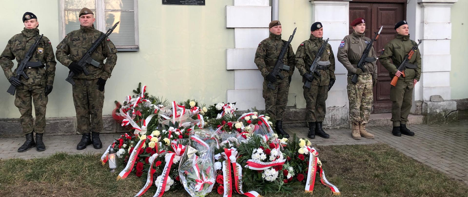 Na zdjęciu widać mężczyzn