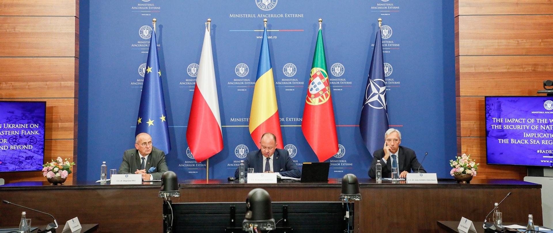 Minister Zbigniew Rau gościem honorowym Narady Ambasadorów w Bukareszcie