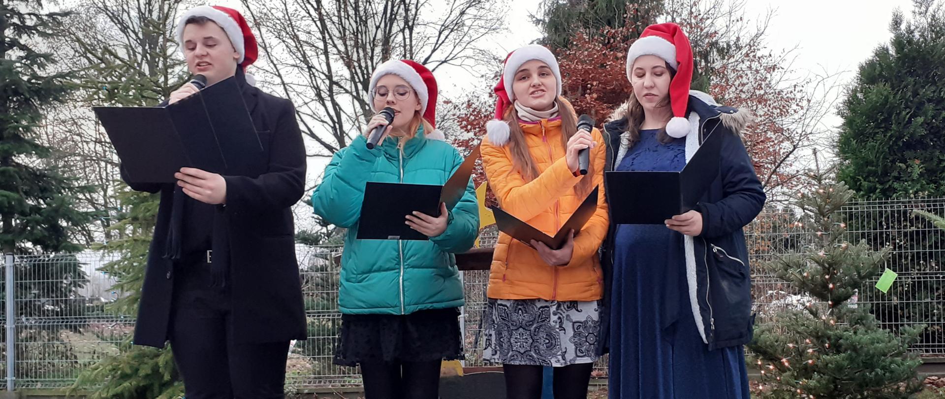 Na zdjęciu: Aleksandra Czyż, Łukasz Tekla, Kinga Wilczek, Julia Zemka. 