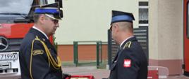 Uroczyste pożegnanie strażaka odchodzącego na emeryturę oraz ślubowanie nowo przyjętego funkcjonariusza