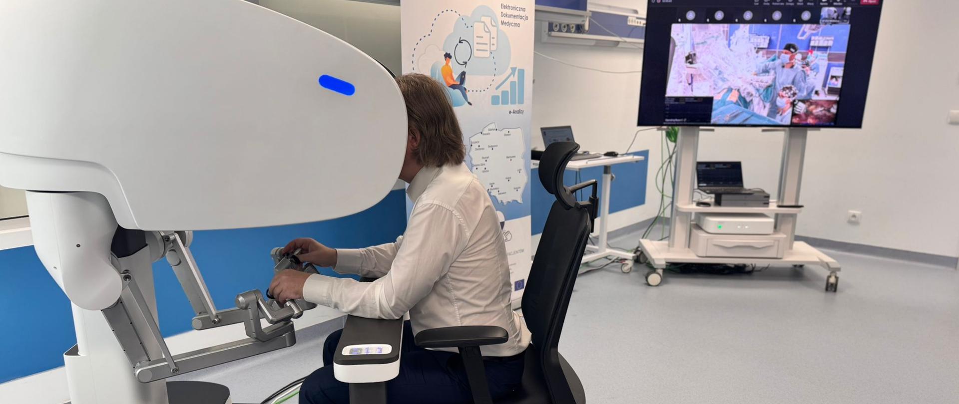 Specjaliści chirurgii robotycznej z PIM MSWiA przeprowadzili pierwszy zabieg telechirurgiczny pomiędzy szpitalami w Europie
