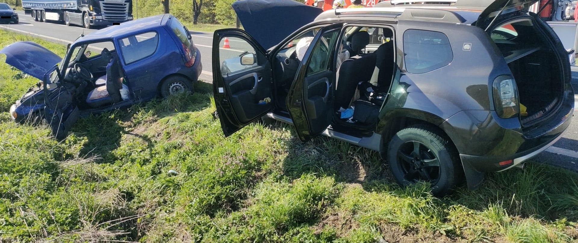 ZDERZENIE DWÓCH SAMOCHODÓW OSOBOWYCH NA DK92 W MIEJSCOWOŚCI KOŚCIELEC