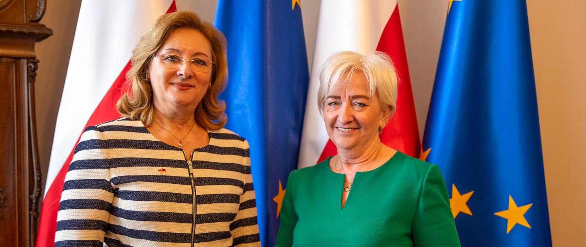 Ambasador Albanii w Polsce Mimoza Halimi (z lewej) oraz wojewoda łódzki Dorota Ryl (z prawej)