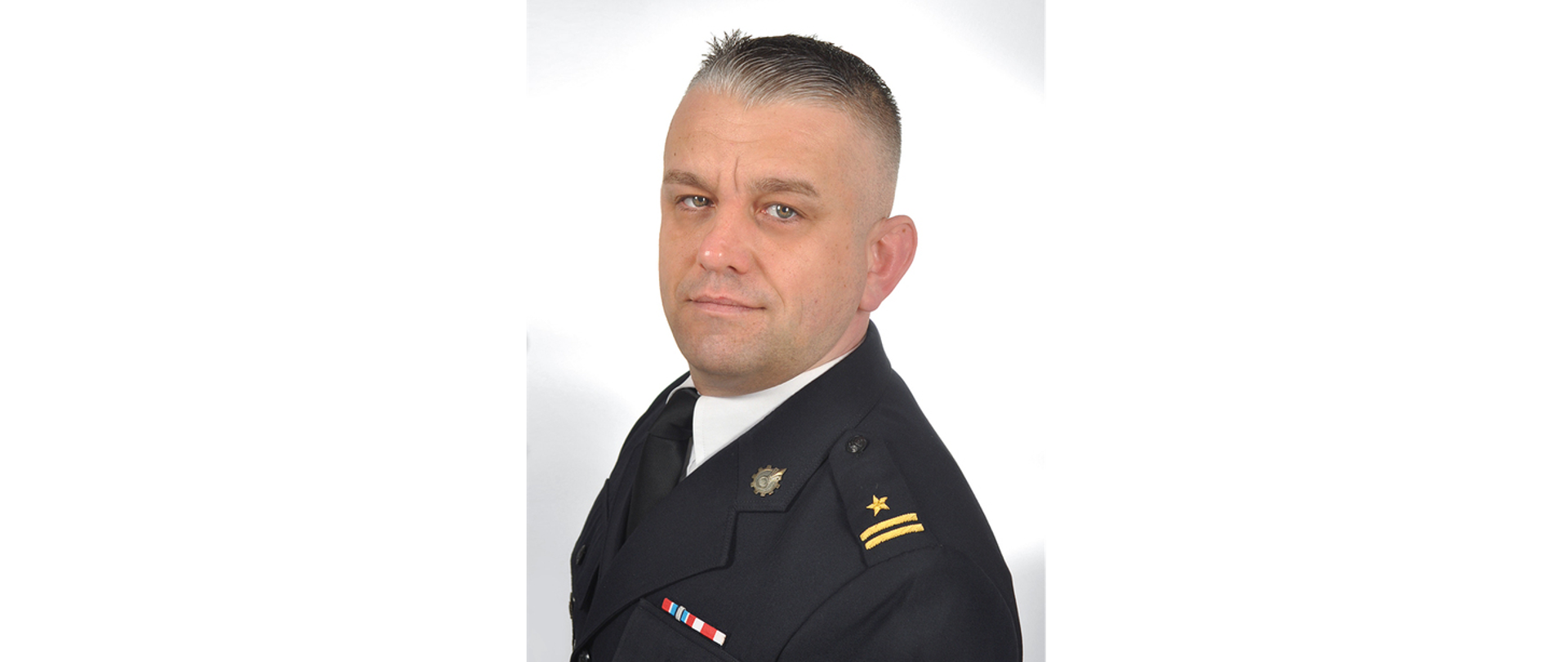 Zdjęcie Zastępcy Komendanta Powiatowego PSP w Kłodzku w umundurowaniu wyjściowym