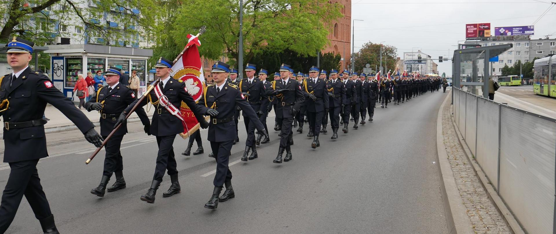 20 maja 2023 r. w Gorzowie Wielkopolskim odbyły się Wojewódzkie Obchody Dnia Strażaka.
Uroczyste obchody rozpoczęła Msza Święta w gorzowskiej katedrze p.w. Wniebowzięcia Najświętszej Maryi Panny, którą koncelebrował ks. biskup Adrian Put.