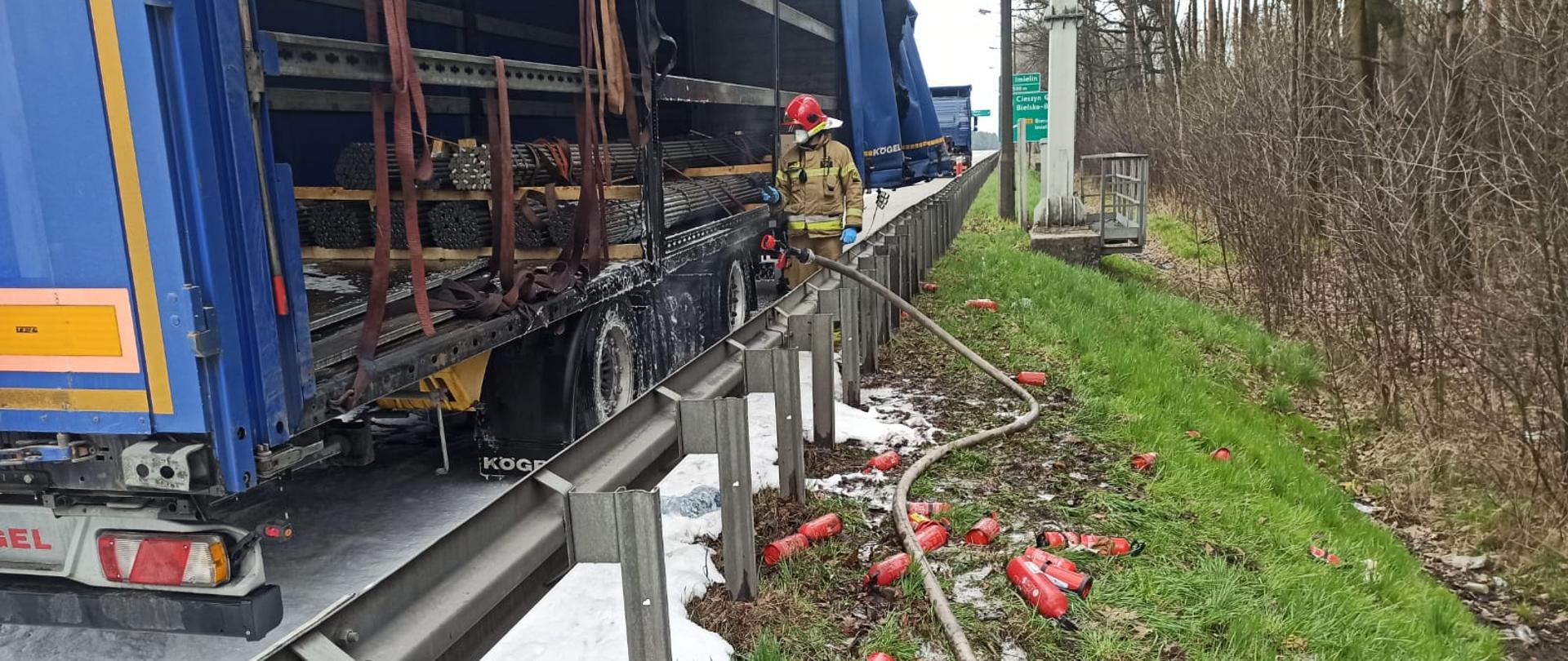 Pożar_tira_na_autostradzie_po_ugaszeniu