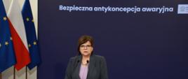Zdjęcie minister Izabeli Leszczyny z konferencji prasowej