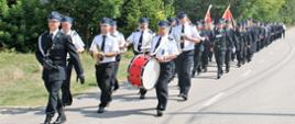 Przemarsz OSP na uroczystości