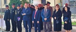 Na zdjęciu strażacy OSP podczas uroczystości przekazania samochodu ratowniczo-gaśniczego dla OSP we Fredropolu