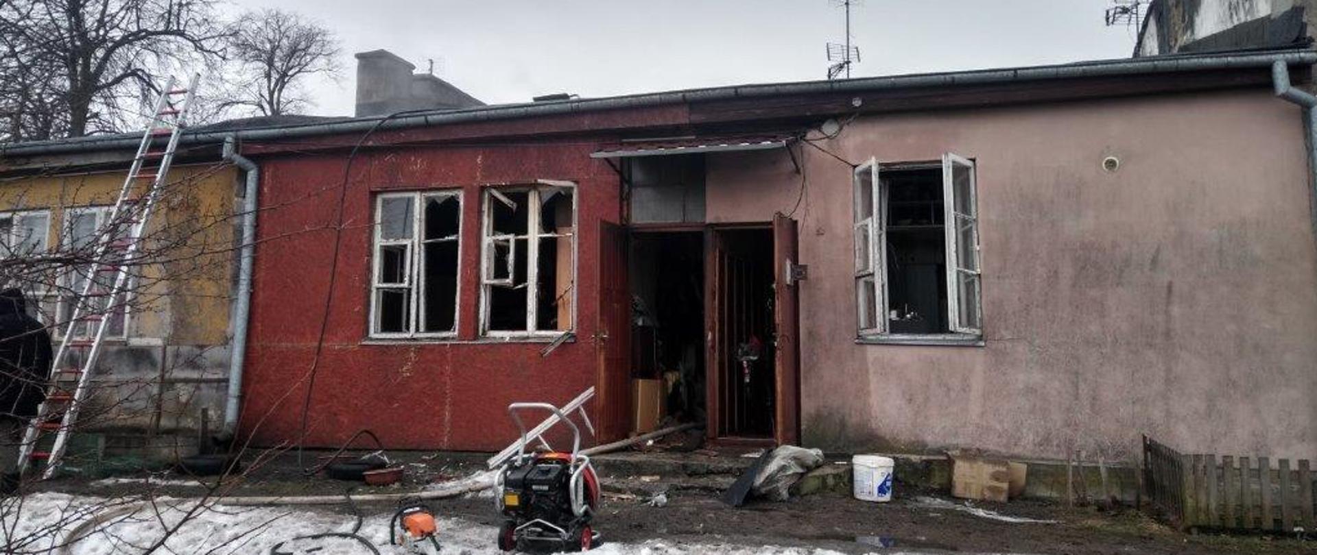 Widok budynku po pożarze