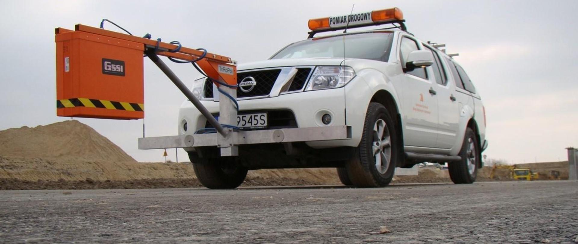 Przedsezonowe pomiary porównawcze mobilnych georadarów