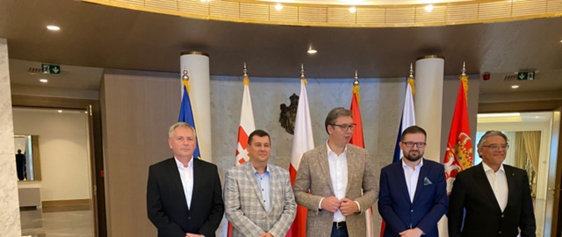 Spotkanie Ambasadorów państw V4 z Prezydentem Serbii. Pierwsze spotkanie w tym formacie – zorganizowane z inicjatywy polskiej prezydencji w Grupie Wyszehradzkiej – odbyło się 10 września 2020 r. w rządowej rezydencji władz Republiki Serbii - willi Mir.