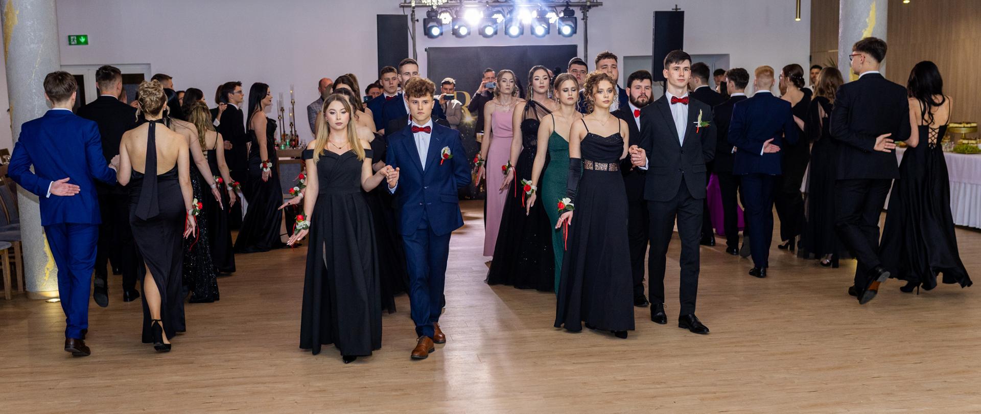 „Poloneza czas zacząć… „ - Studniówka 2026 ZSCKR w Lututowie 