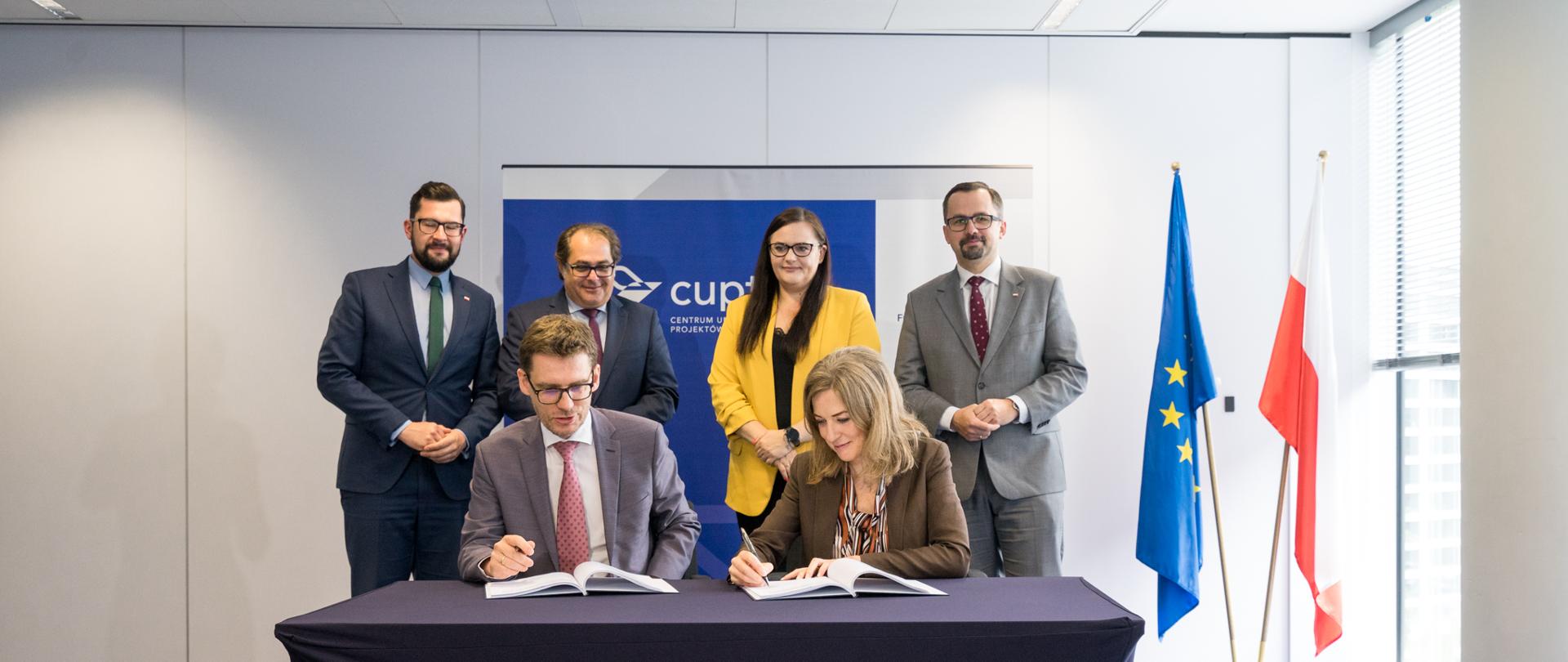 Podpisanie umów w CUPT