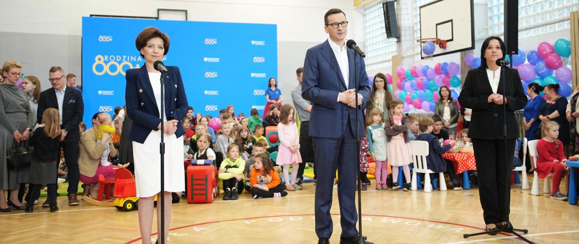 Family picnic in Otwock