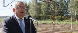Minister infrastruktury Andrzej Adamczyk podczas konferencji prasowej dotyczjacej inwestycji kolejowych w woj. małopolskim