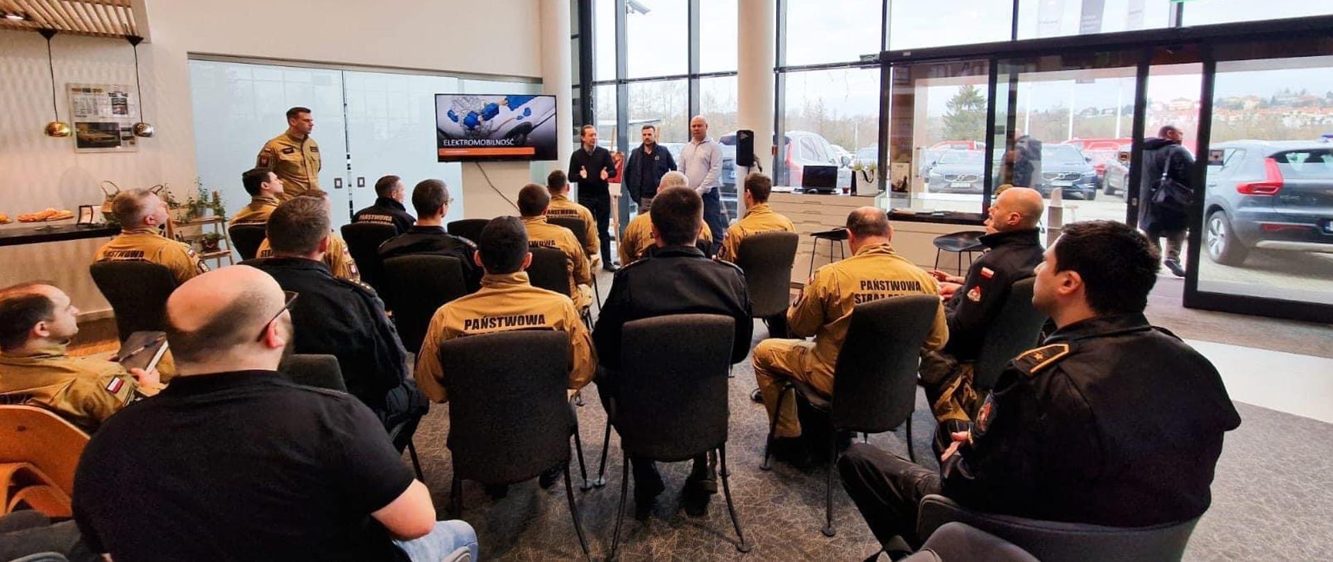 Szkolenie w zakresie bezpieczeństwa działań ratowniczo - gaśniczych przy zdarzeniach z udziałem samochodów elektrycznych