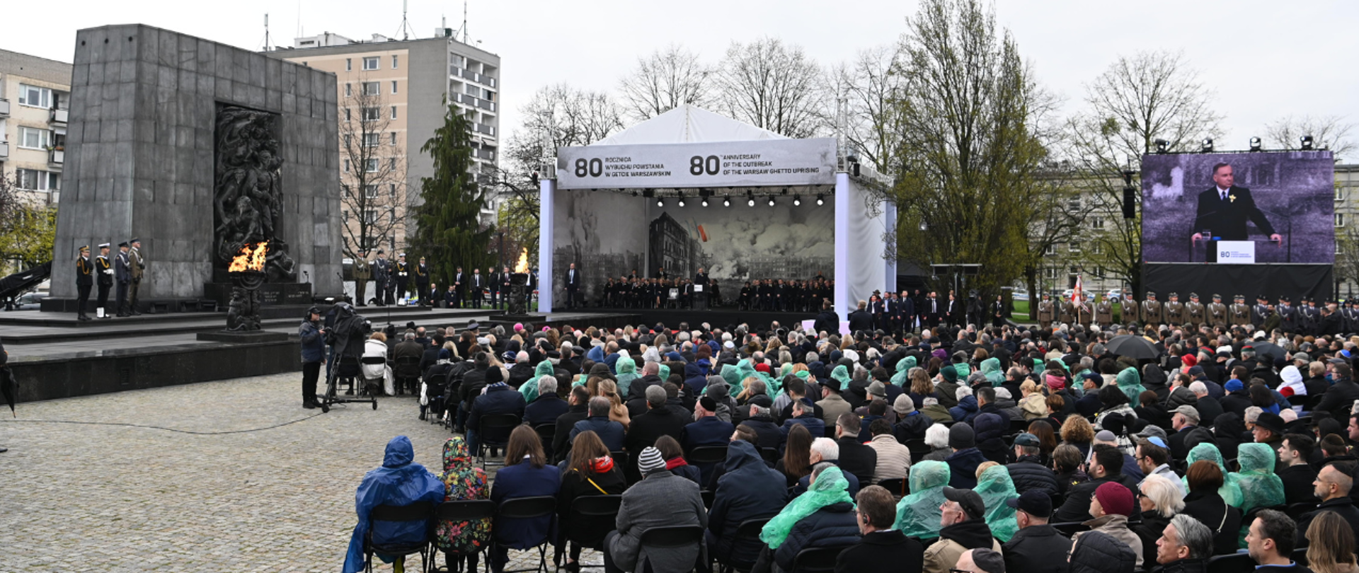 Uczestnicy obchodów 80. rocznicy wybuchu powstania w getcie warszawskim.