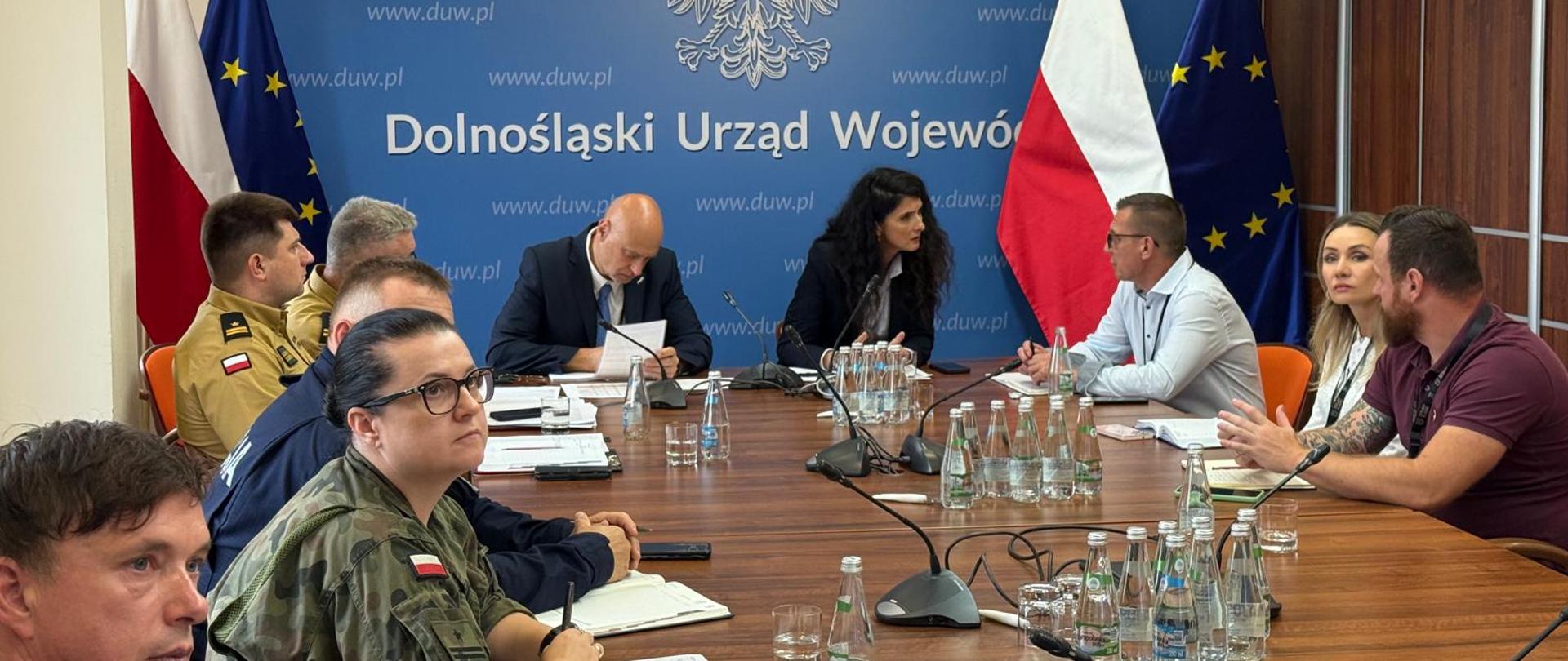 Spotkanie wojewody Anny Żabskiej z Powiatowymi Centrami Zarządzania Kryzysowego 