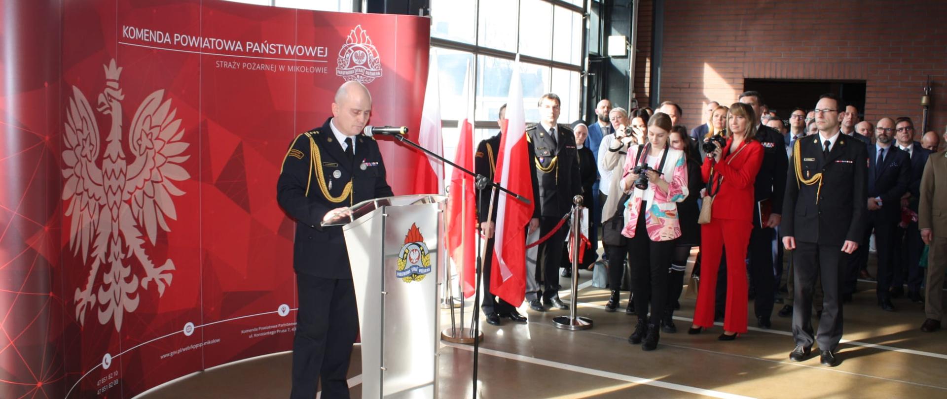 Uroczysta zbiórka z okazji przejścia na zaopatrzenie emerytalne Komendanta Powiatowego PSP st. bryg. Damiana Krawczyka