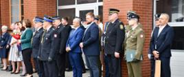 Na zdjęciu zaproszeni goście, samorządowcy oraz przedstawiciele służb.
