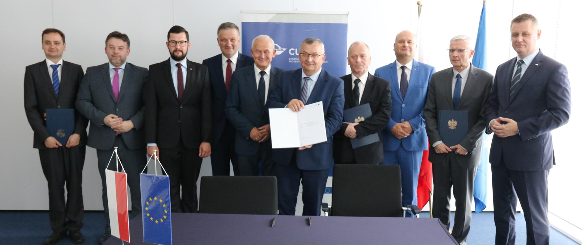 Drogowa dyrekcja podpisuje dzisiaj 41. i 42. umowę o dofinansowanie z Programu Infrastruktura i Środowisko.