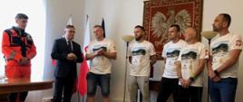 Spotkanie_Ambasadora_Krzysztofa_Olendzkiego_z_biegaczami_sztafety_Monte_Cassino