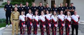 Pamiątkowe zdjęcie zawodniczek oraz zawodników drużyn CS PSP w czasie zawodów Odessos Cup 2026 w towarzystwie trenerów