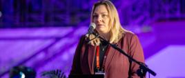 Wiceminister Ewelina Owczarska przemawia podczas Konferencji Ewaluacyjnej