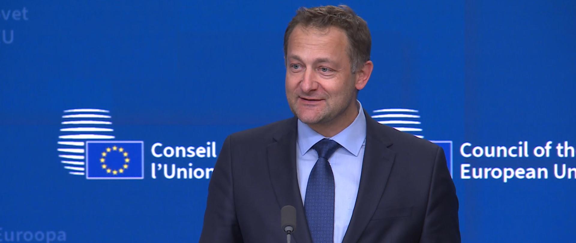 Komisarz UE ds. rolnictwa i żywności Christophe Hansen podczas wypowiedzi 