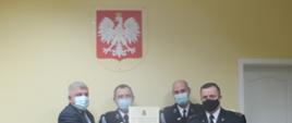 Zdjęcie przedstawia Wójta Gminy Osiek Mały, Komendanta Powiatowy PSP w Kole oraz Druhów z OSP Dęby Szlacheckie