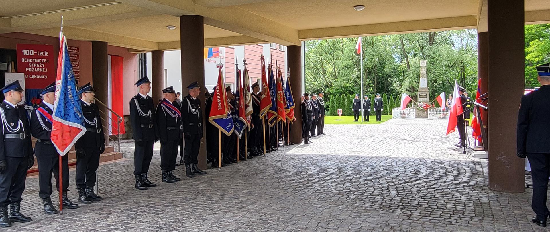 Poczty sztandarowe jednostek OSP. 