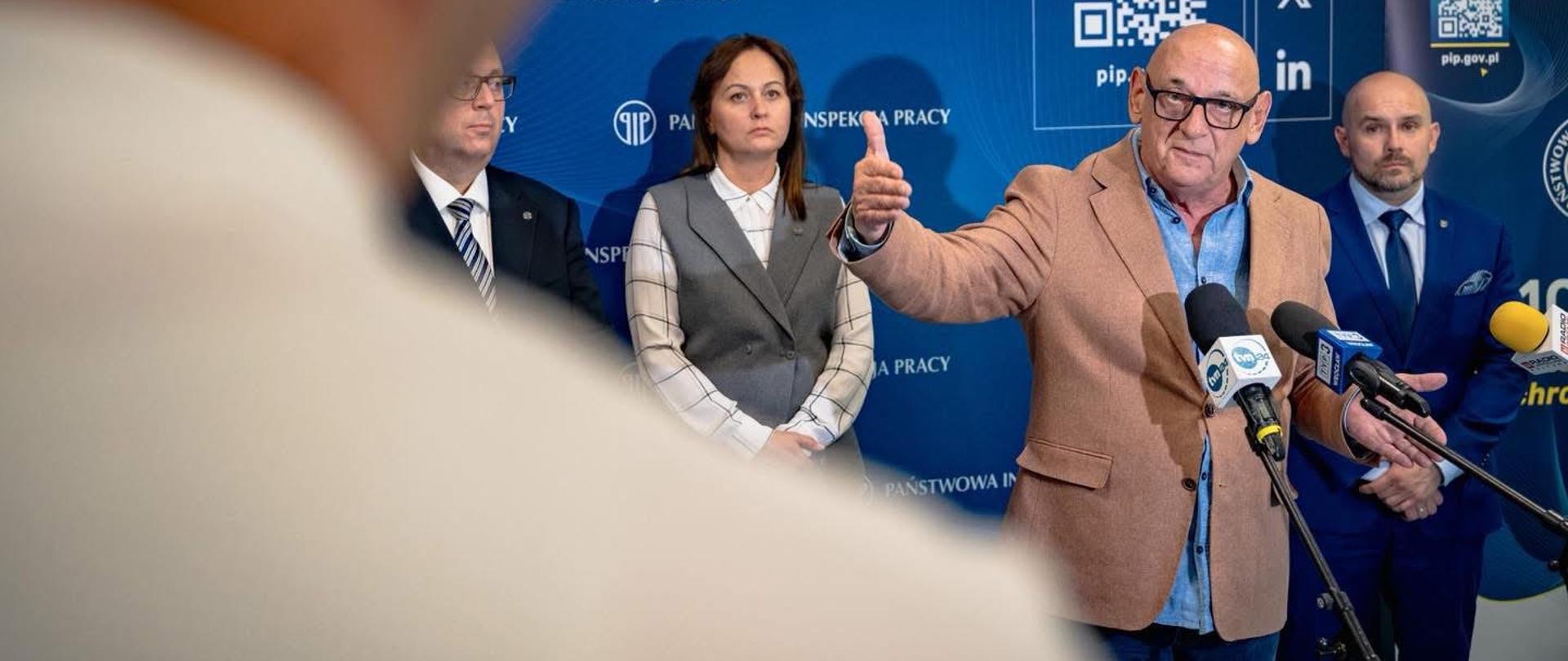 Upały — nowe przepisy i zalecenia dla pracodawców i pracowników
