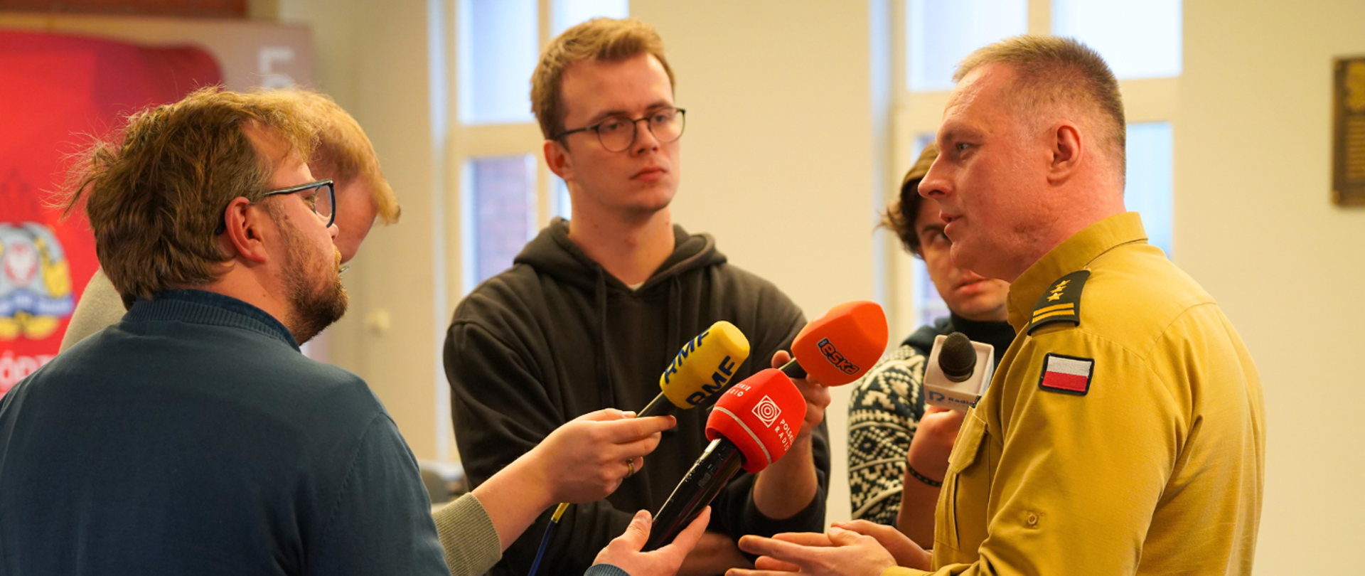 Spotkanie z dziennikarzami i rozmowa o bezpieczeństwie