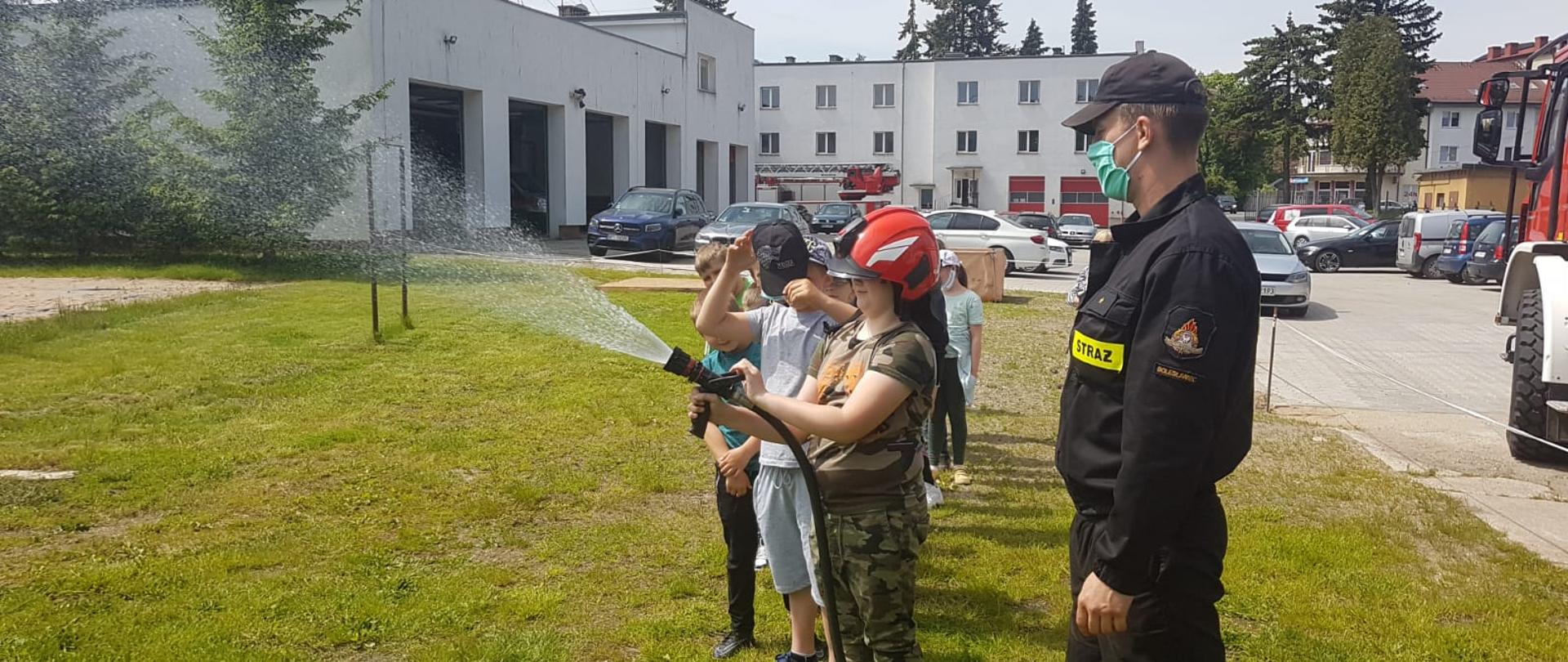 Dzieci u strażaków 