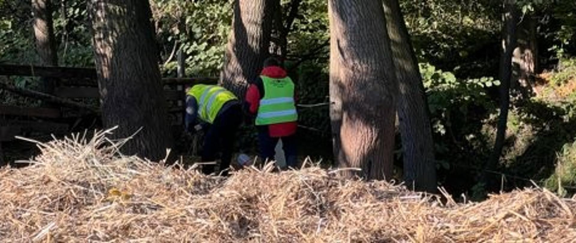 Inspektorzy WIOŚ kontrolujący w terenie przestrzeganie "Programu azotanowego". 