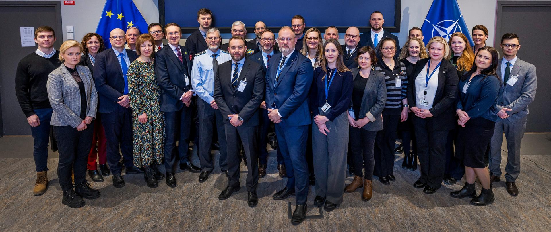 Zdjęcie grupowe.Kiladziesiąst osób widok panoramiczny.