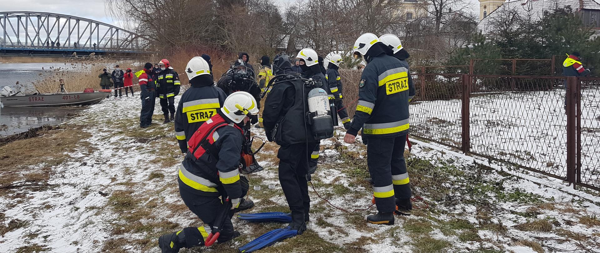 Poszukiwanie pojazdu w Narwi 