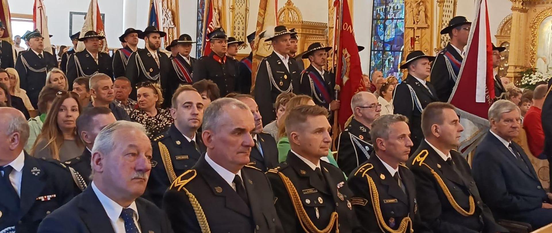 Msza Powiatowa za strażaków i ich rodziny w Sanktuarium na Krzeptówkach