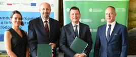 Na zdjęciu od lewej: Aleksandra Leo – posłanka, Robert Gajda – zastępca prezesa zarządu NFOŚiGW, i Witold Ziomek – prezes MWiK we Wrocławiu, Przemysław Gałecki – wiceprezes MWiK we Wrocławiu